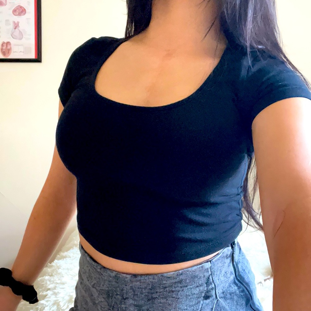 Black Cropped Tee